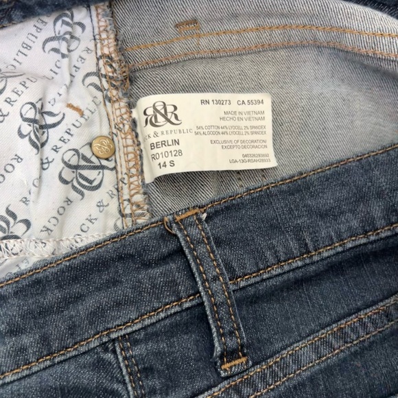 Rock and Republic Jeans Straight Leg Berlin 14 Runs Small Like Size 10-12 EUC - Picture 5 of 5